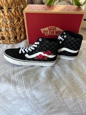 NWT Vans Black & White Checkerboard High-Top Sneakers with Red Rose Embroidery